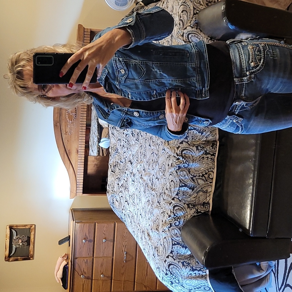 Amethyst Jean Jacket. Size is Small